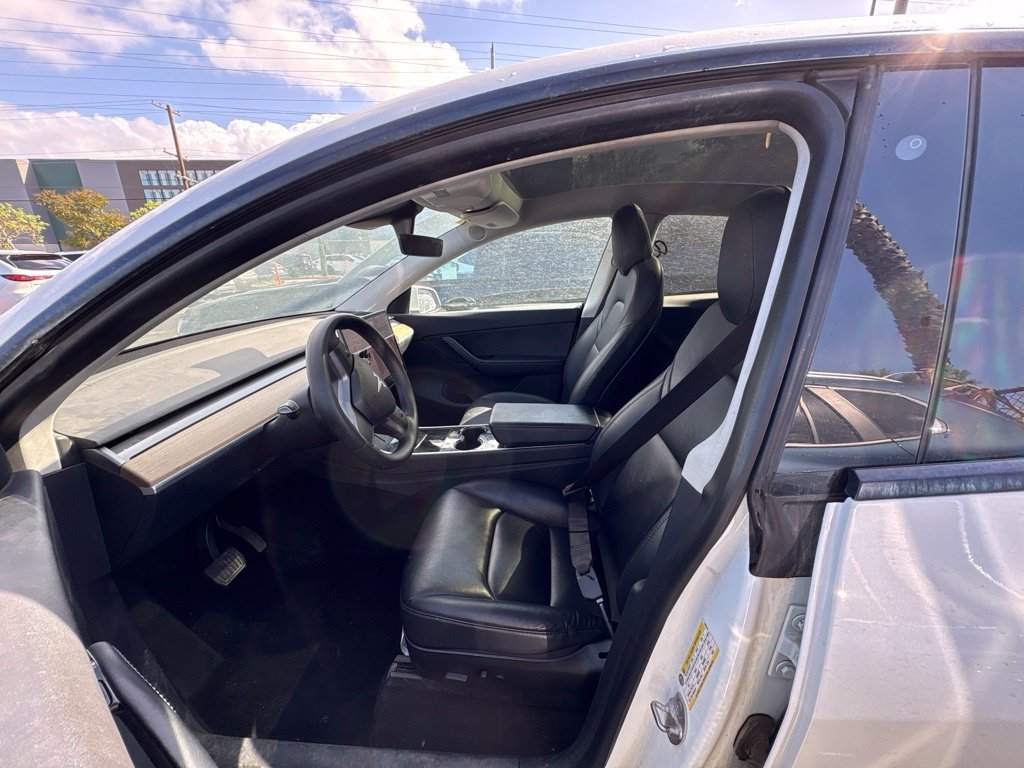 Used 2020  Tesla Performance image 9