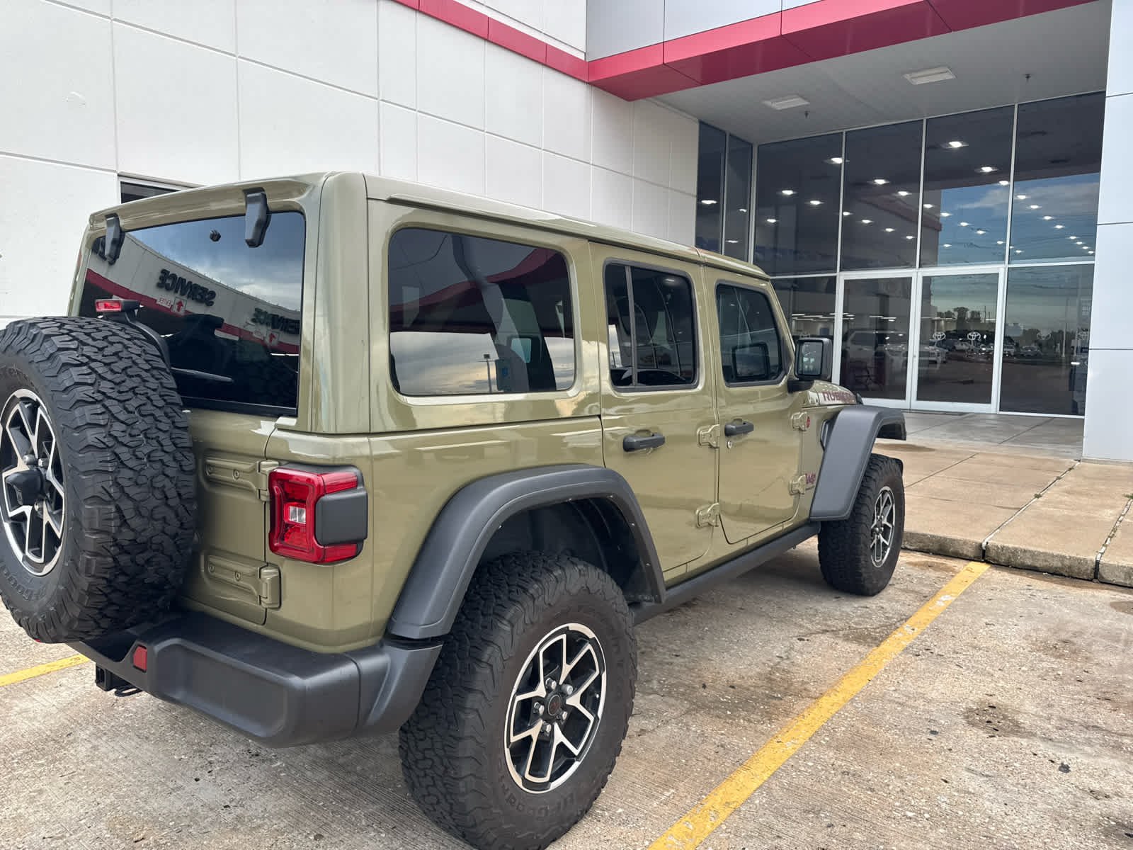 Used 2025 41 Jeep Rubicon image 7