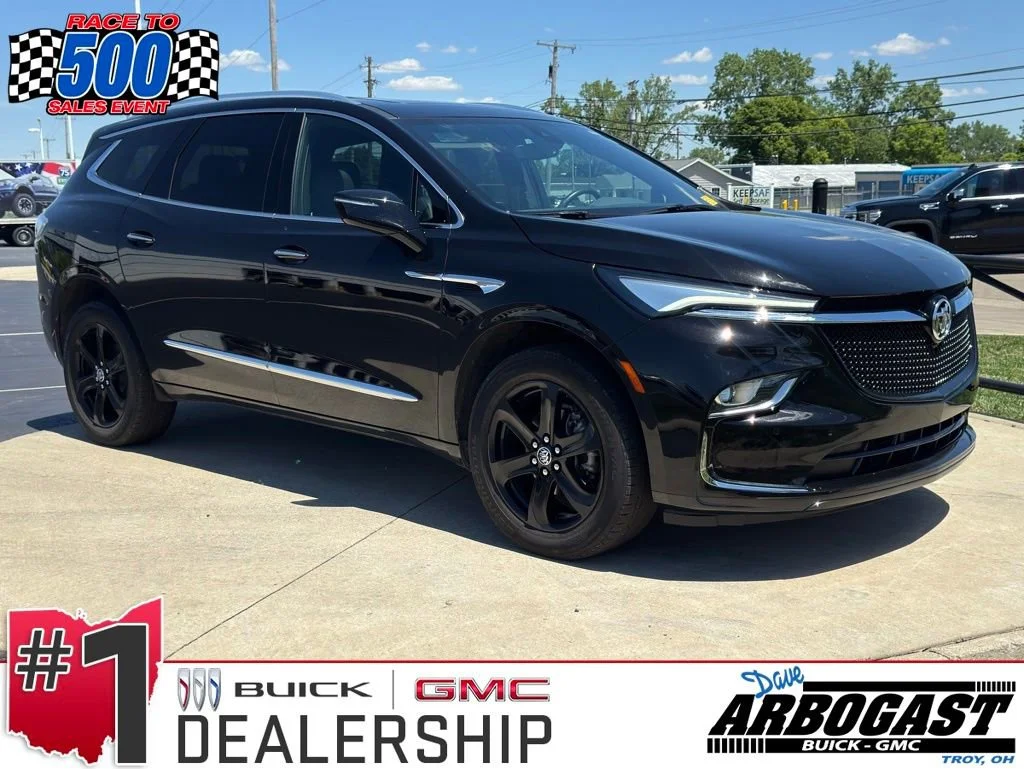2024 Buick Enclave Essence's photo