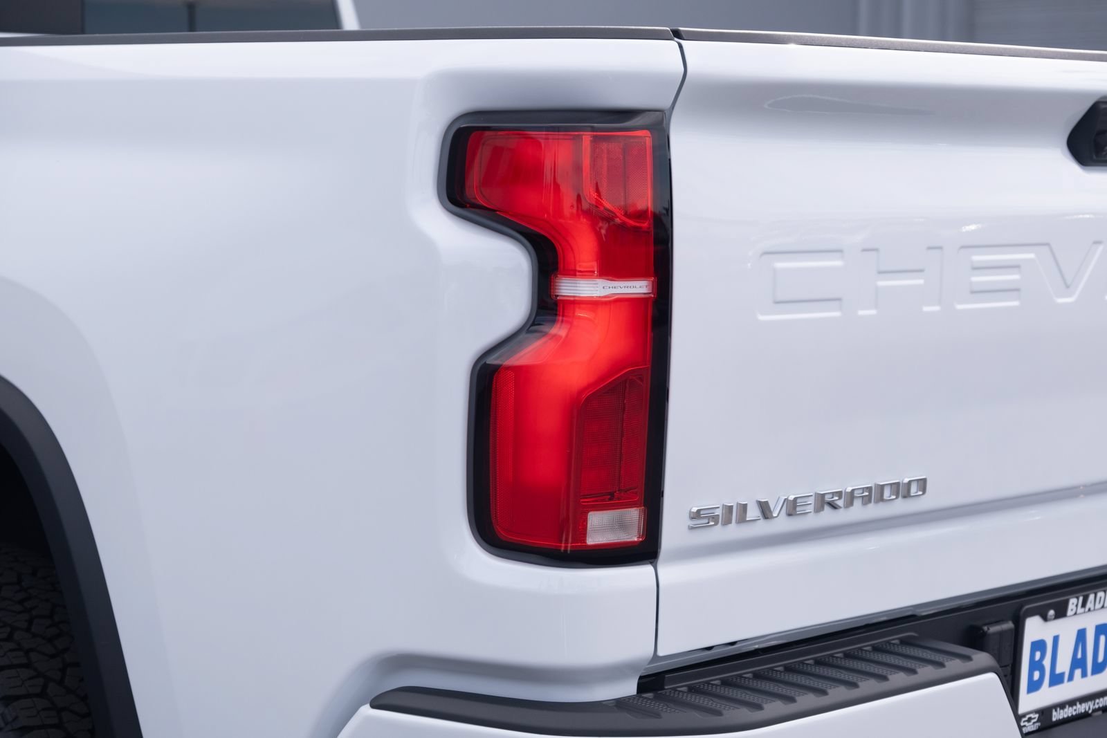 New 2026 Polar White Tricoat Chevrolet High Country image 30