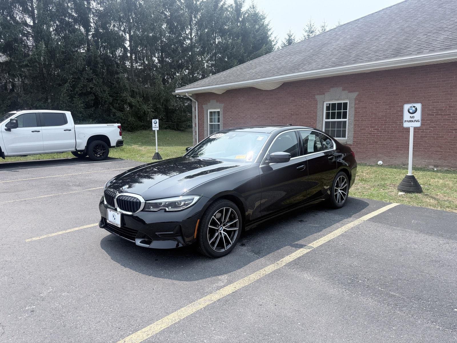 Used 2022 Black Sapphire Metallic BMW 330i xDrive image 3