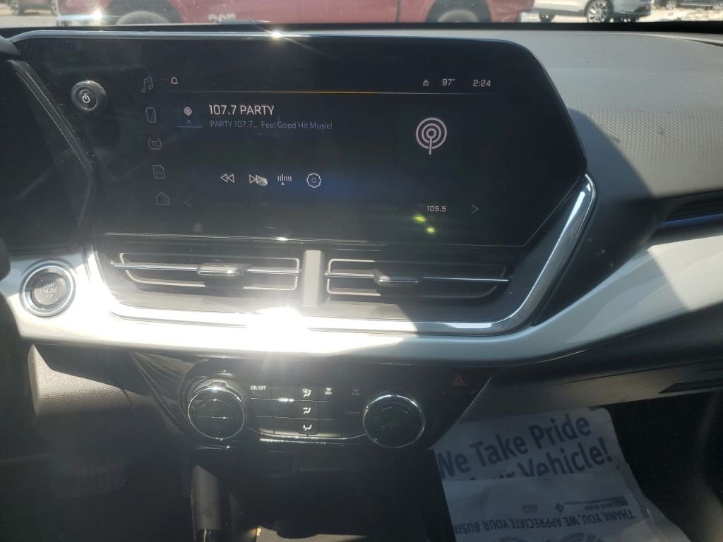 Used 2025 Gray Chevrolet LT image 20