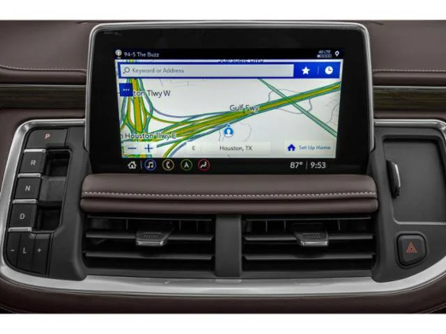 Used 2023 Iridescent Pearl Tricoat Chevrolet High Country image 19