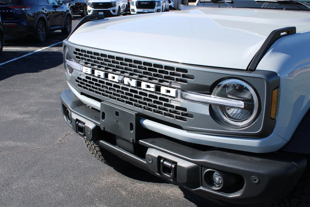 New 2026 Avalanche Gray Ford Badlands® image 4