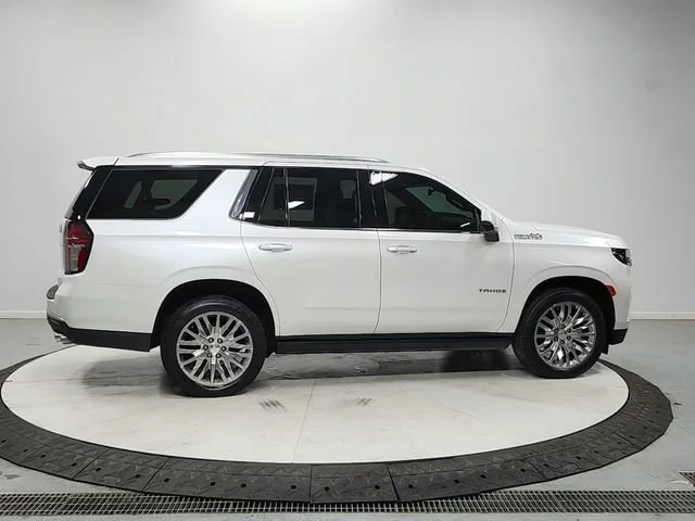 Used 2023 Iridescent Pearl Tricoat Chevrolet High Country image 8