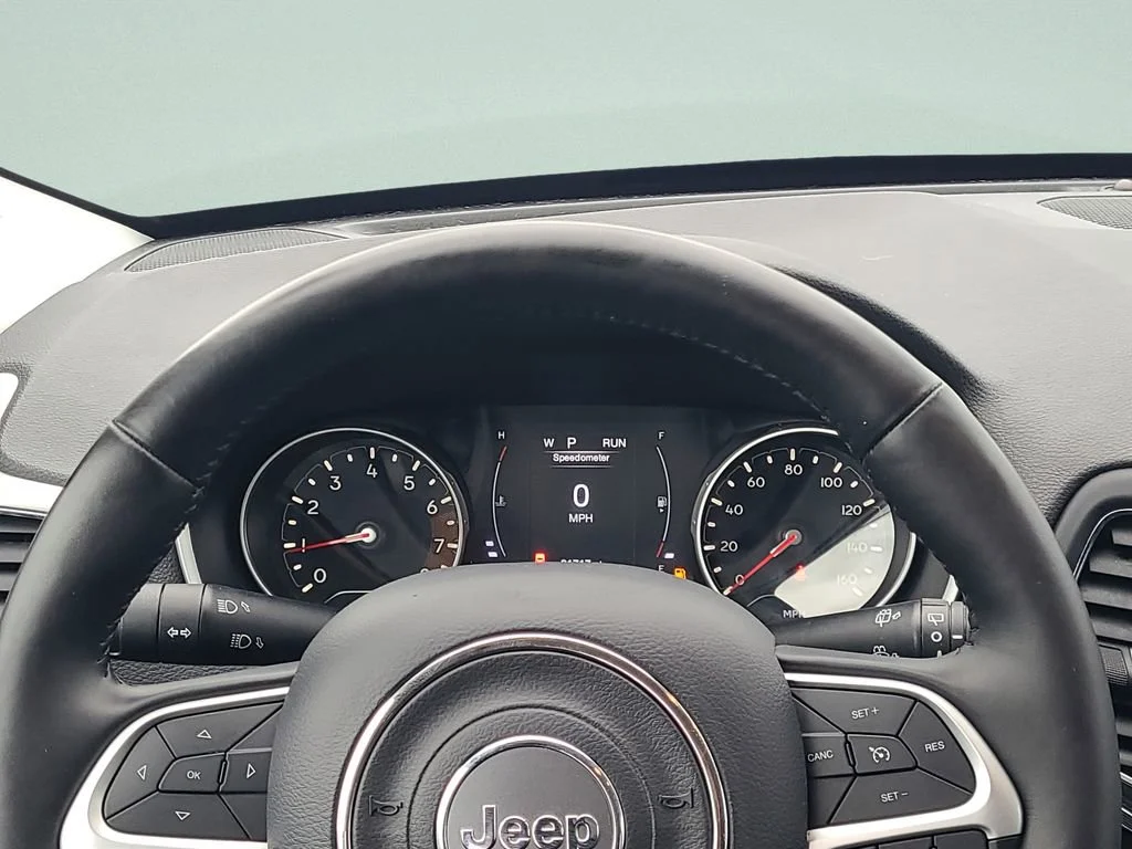 Used 2020 White Jeep Sport 4x4 image 21