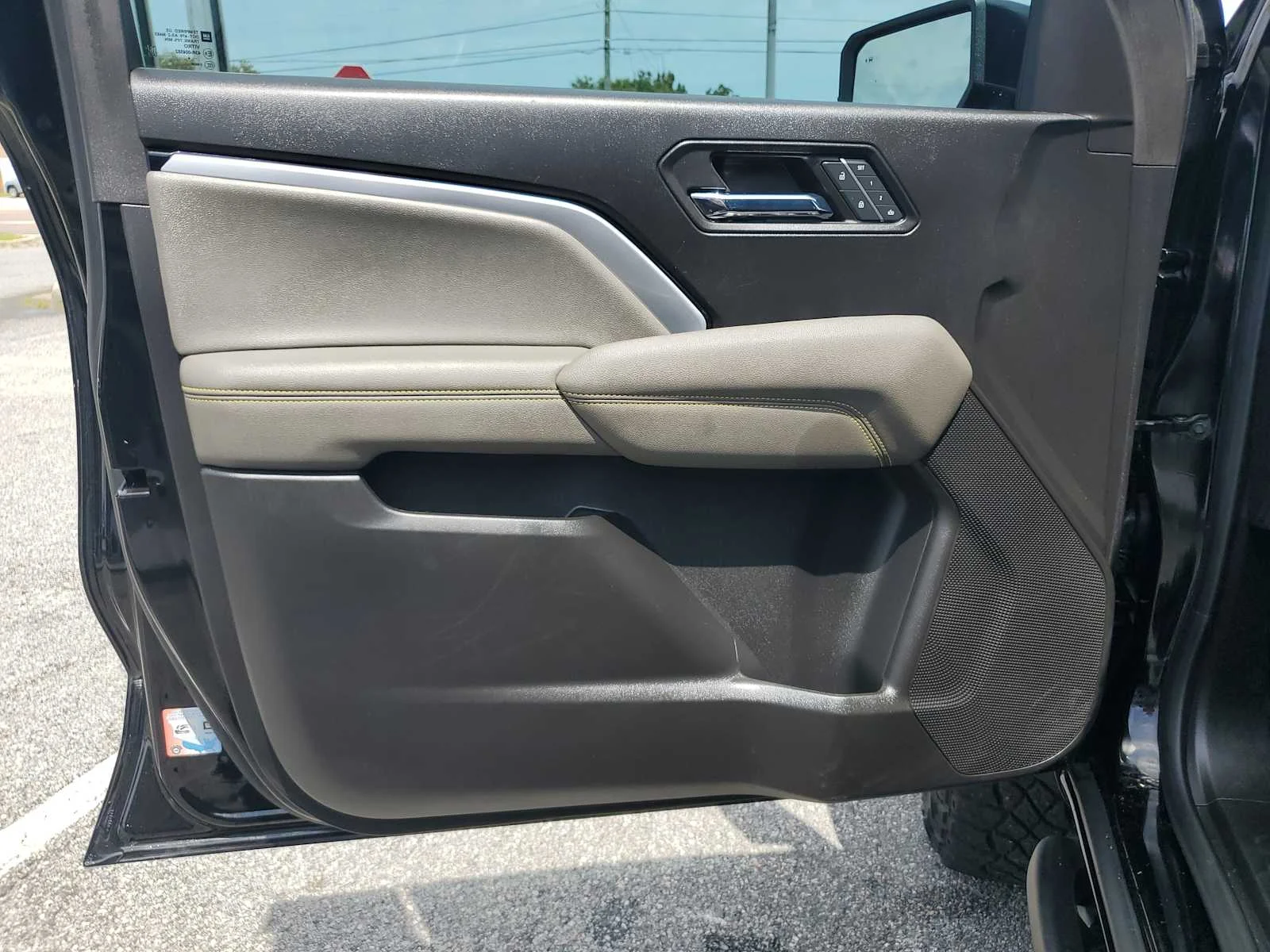 Used 2024 Black Chevrolet ZR2 image 23