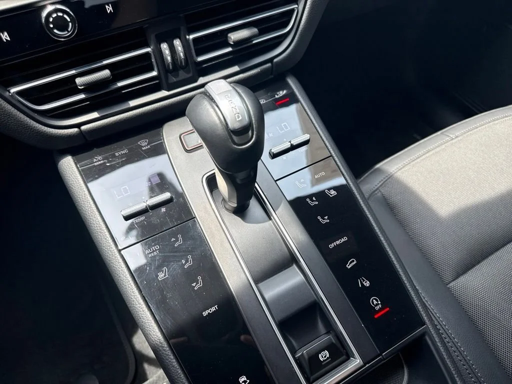 Used 2024  Porsche  image 29