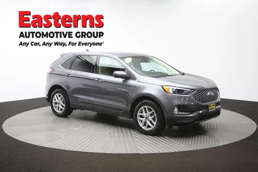 Used 2023 Gray Ford SEL image 48