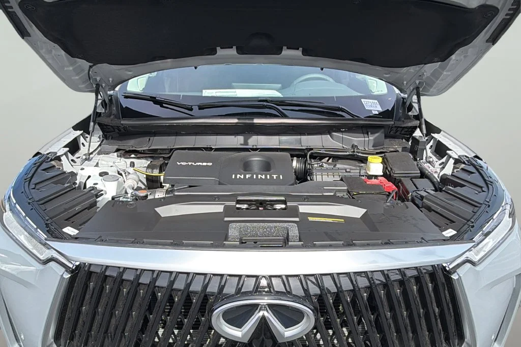 New 2027 HARBOR GRAY INFINITI Luxe FWD image 9