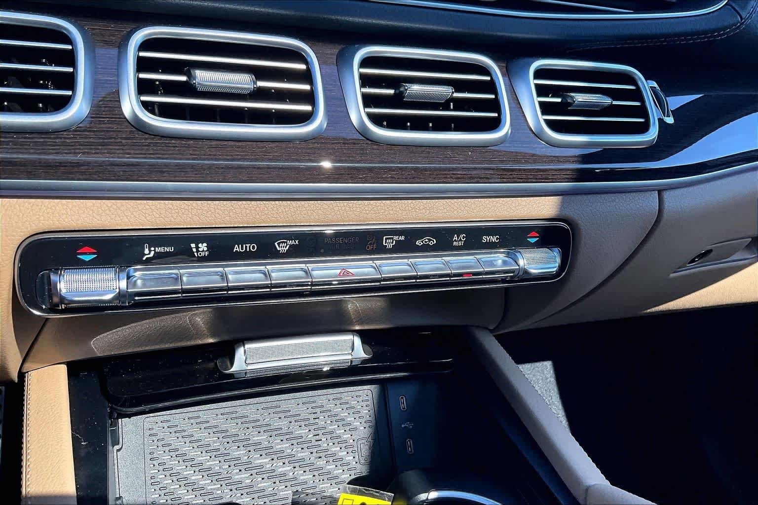 Used 2026 Obsidian Black Metallic Mercedes-Benz GLS 450 image 37