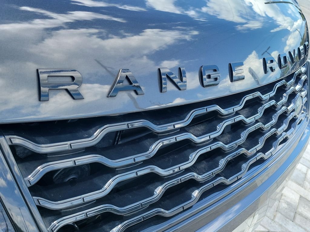 Used 2022 Carpathian Grey Premium Metallic Land Rover Autobiography image 9