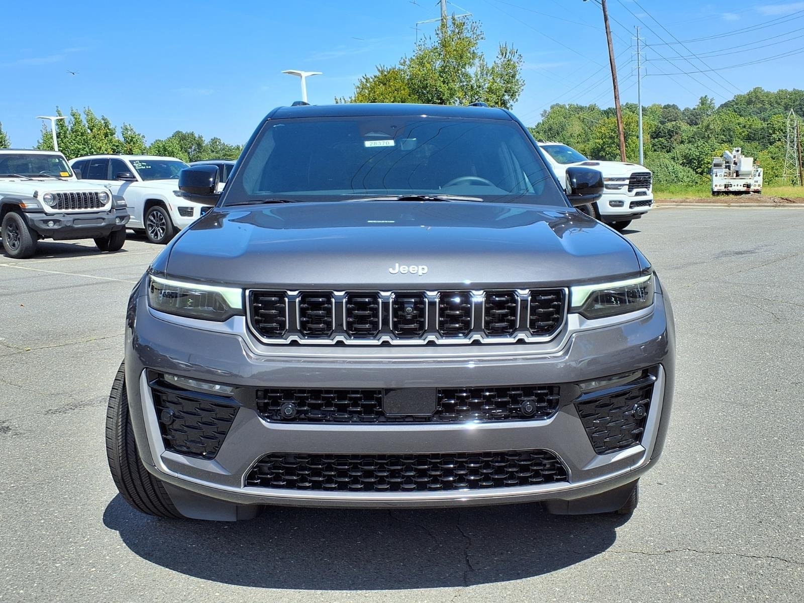 New 2026 Baltic Gray Metallic Clear-Coat Exterior Paint Jeep Summit image 9