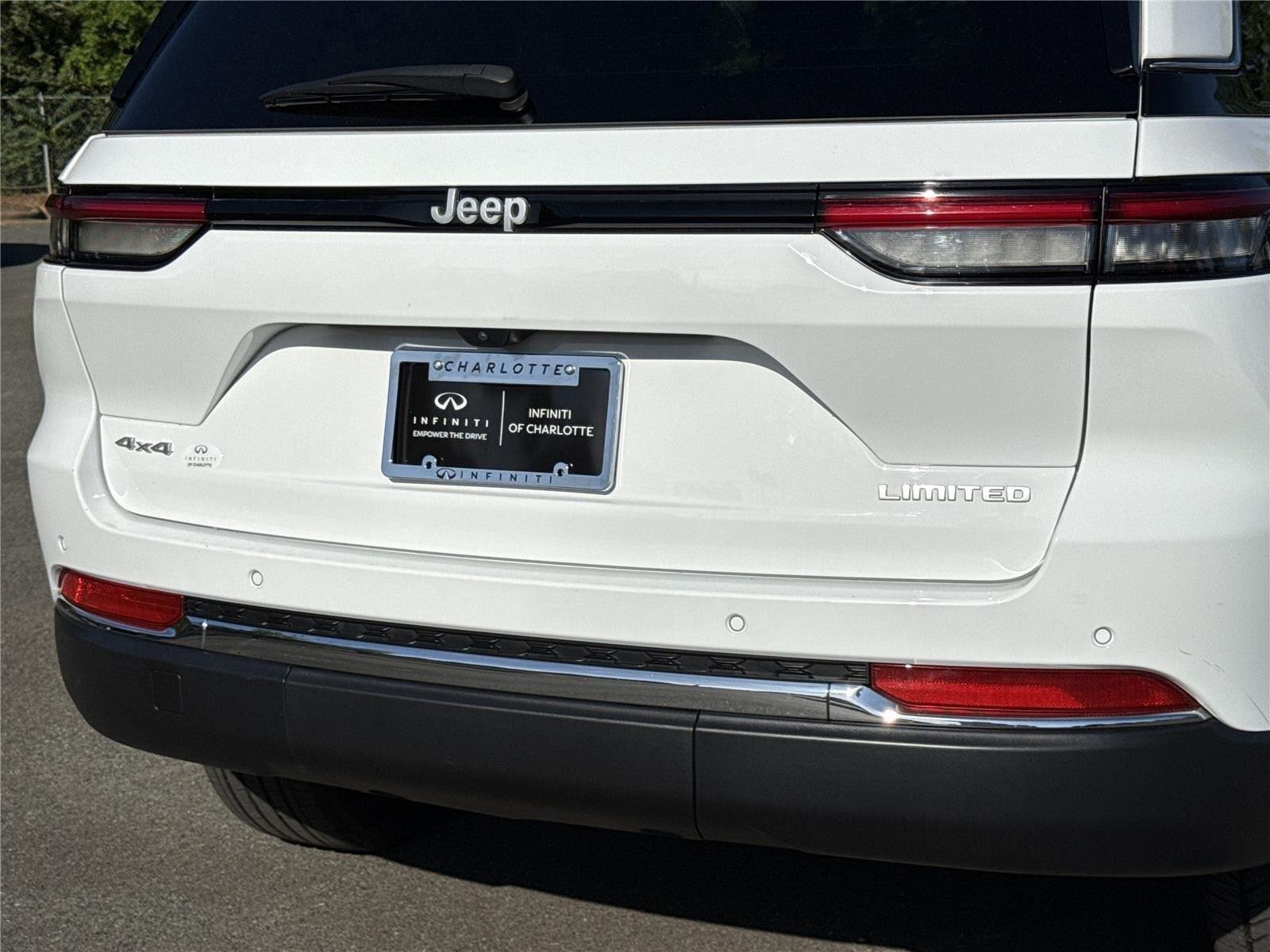 Used 2024 Bright White Clearcoat Jeep Limited image 28