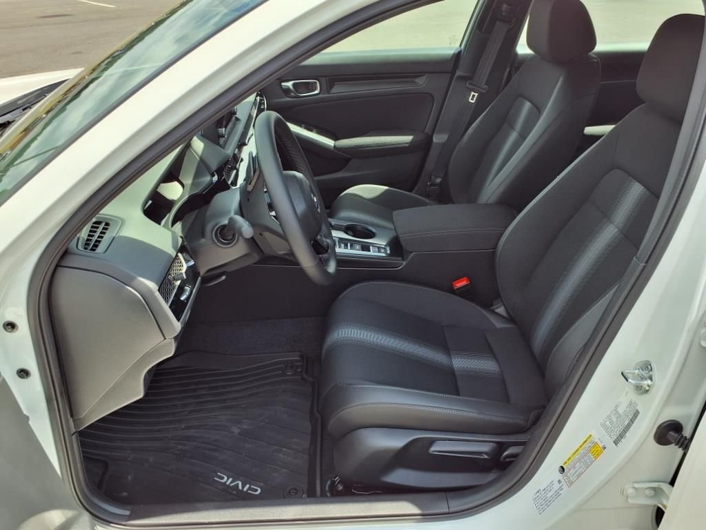 2025 Honda Civic Hatchback Sport - Photo 22