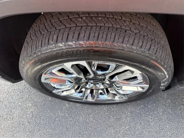 Used 2024 Onyx Black GMC Denali Ultimate image 19