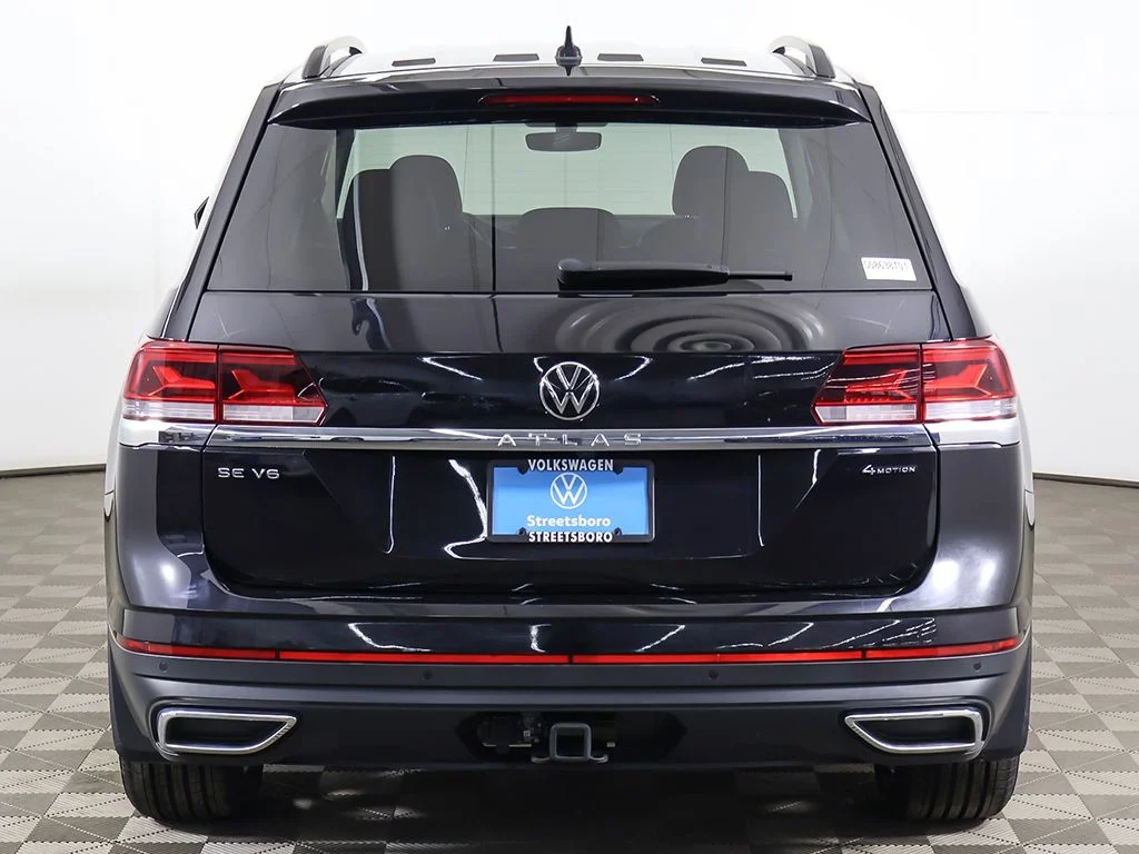 Certified Used 2023 Deep Black Pearl Volkswagen 3.6L V6 SE w/Technology image 13