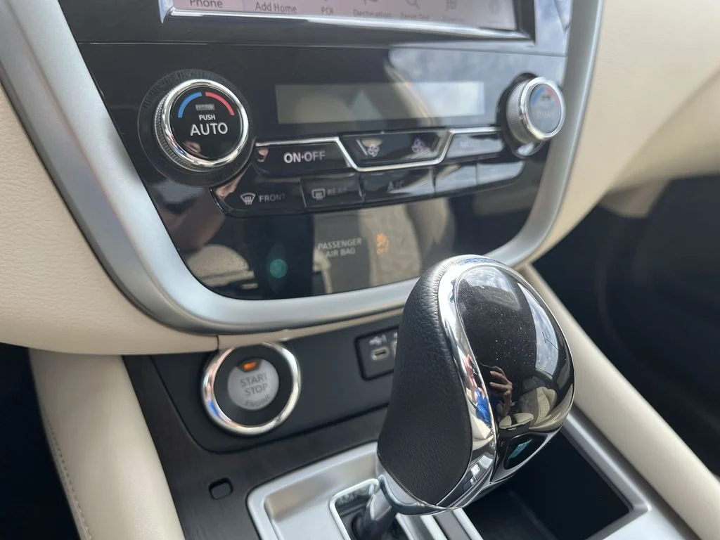 Used 2023 Red Nissan Platinum image 19