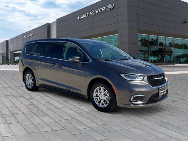 Used 2023 Gray Chrysler Touring L image 7