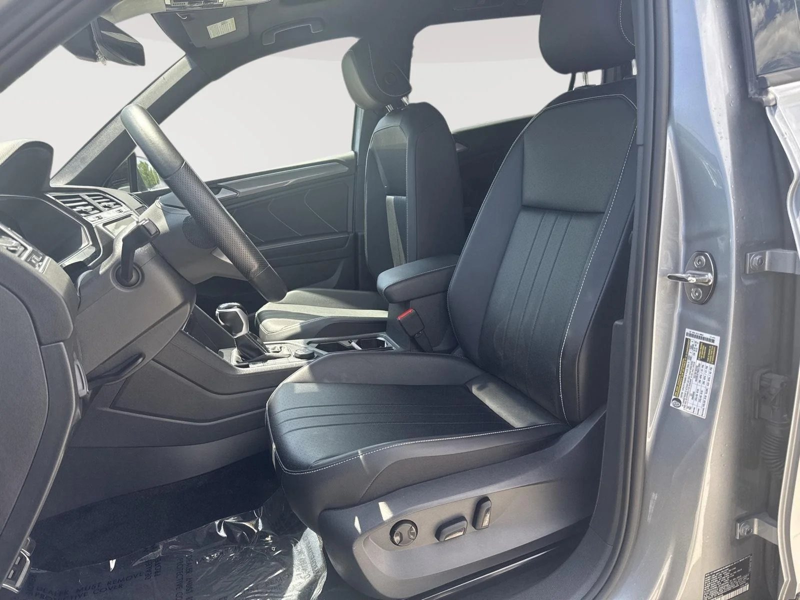 Used 2023 SILVER Volkswagen SE R-Line Black image 4