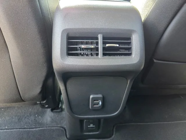 Used 2022 White GMC SLE image 13