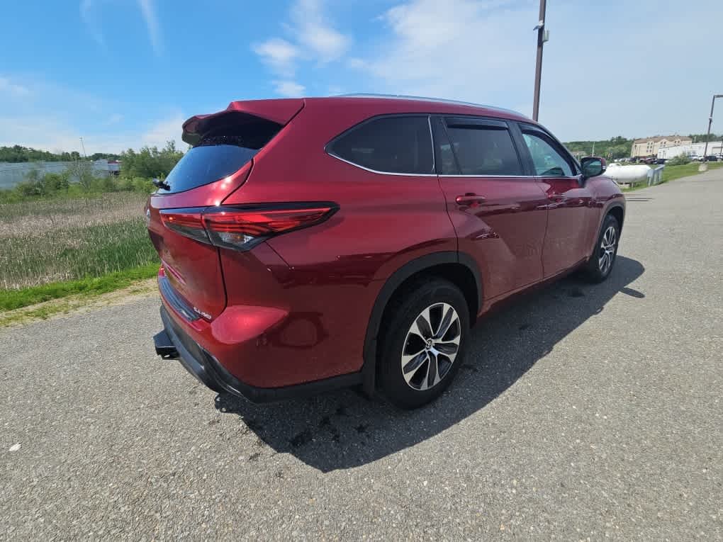 Used 2021 Ruby Flare Pearl Toyota XLE image 6