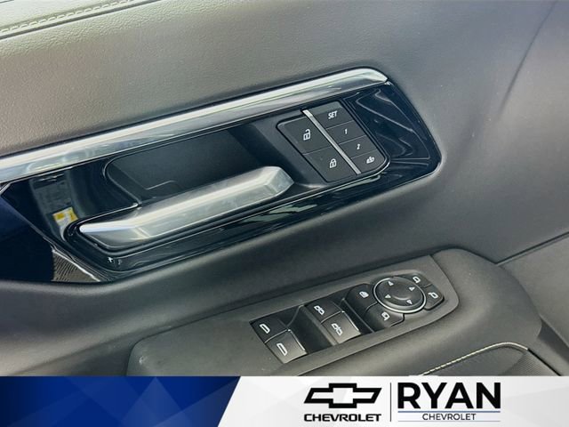 2026 Chevrolet Suburban Premier - Photo 18