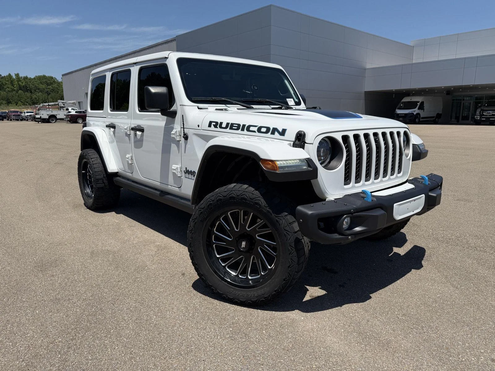 Used 2023 Bright White Jeep Rubicon image 3
