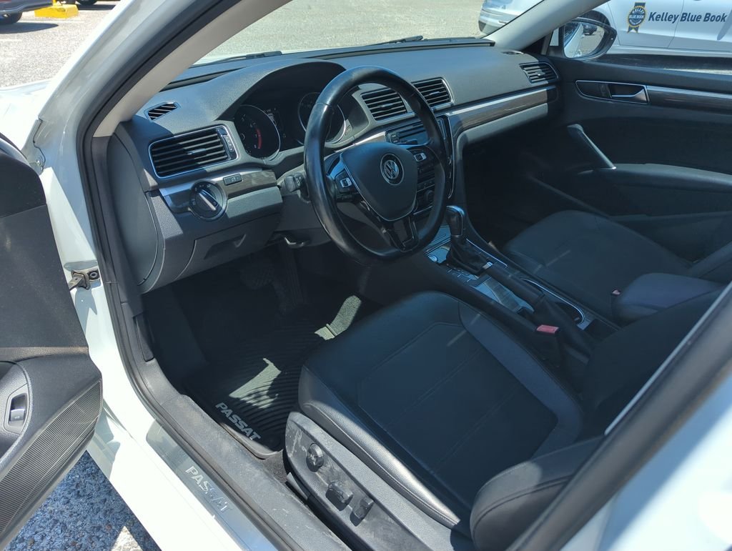 Used 2017 White Volkswagen 1.8T SE image 11