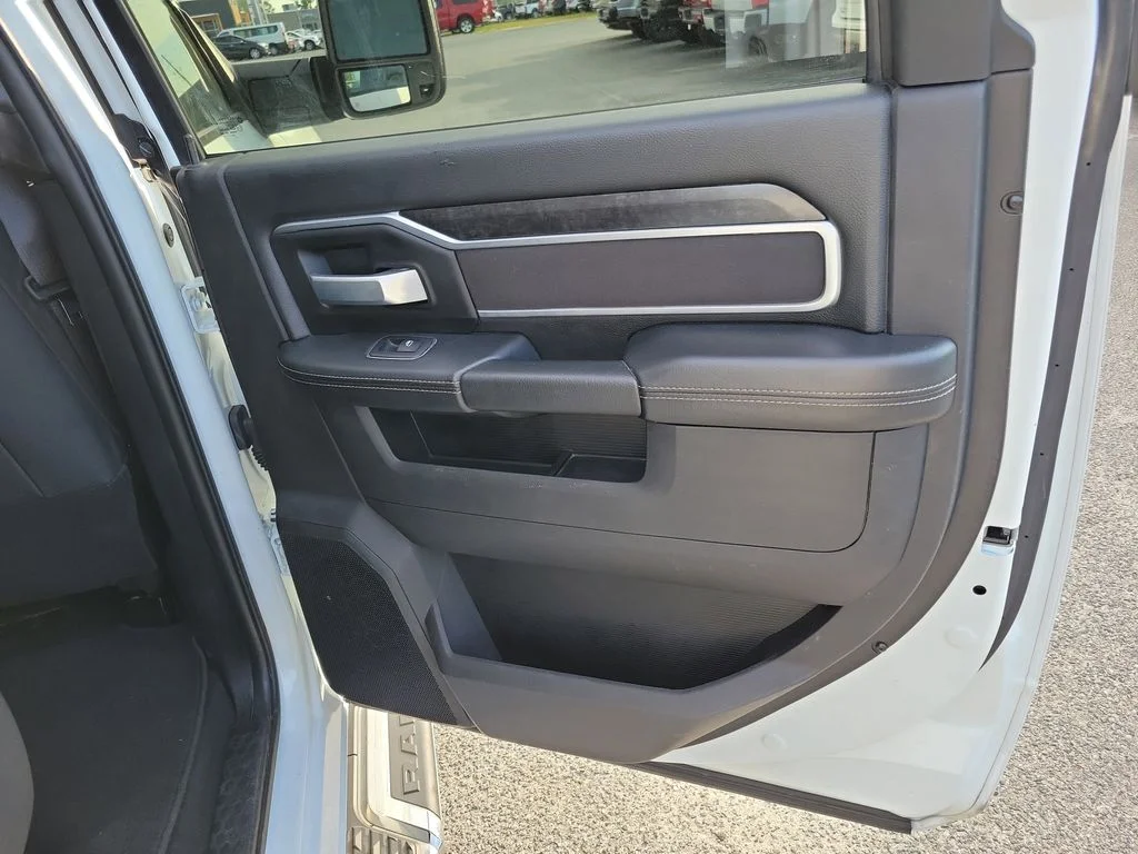 Used 2024 White Ram Big Horn image 34