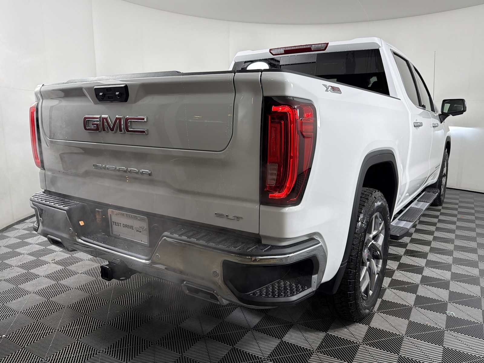 2026 GMC Sierra 1500 SLT - Photo 6