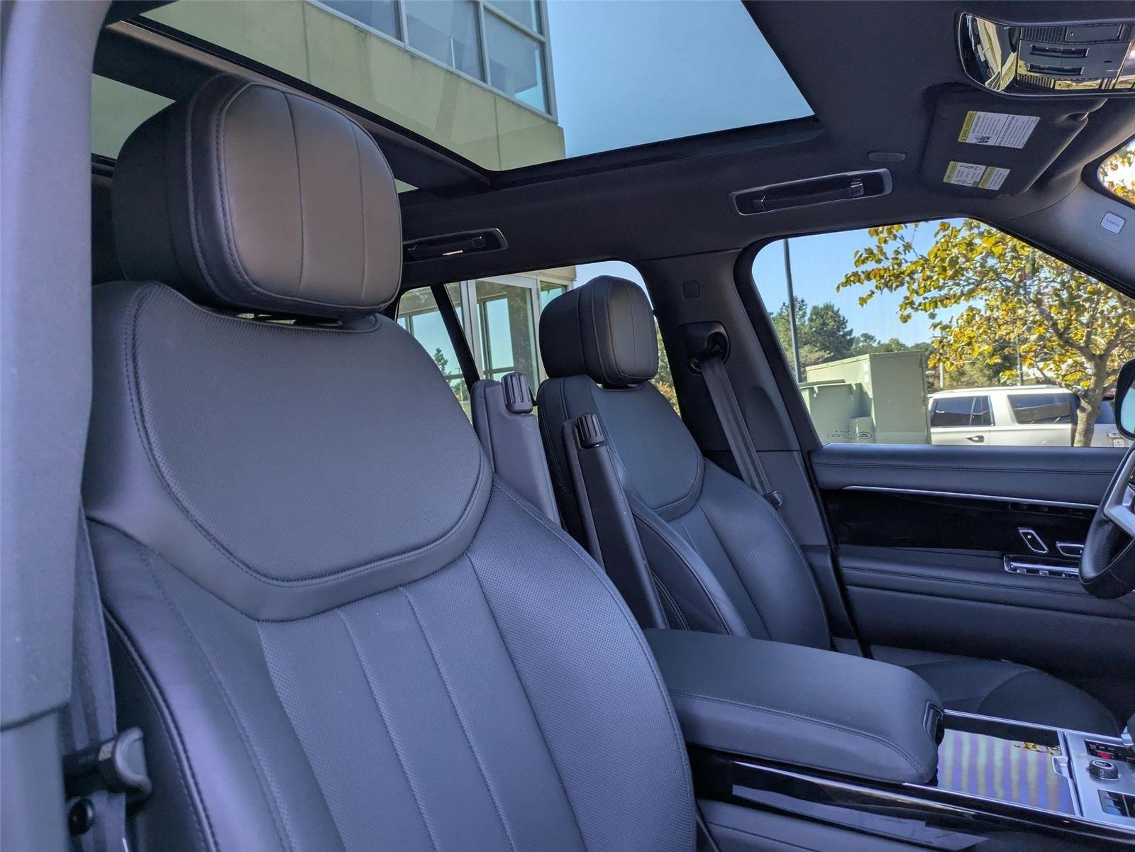 2023 Land Rover Range Rover SE - Photo 36