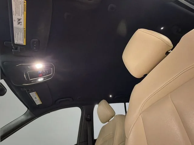 Used 2023 White Jeep Limited image 18