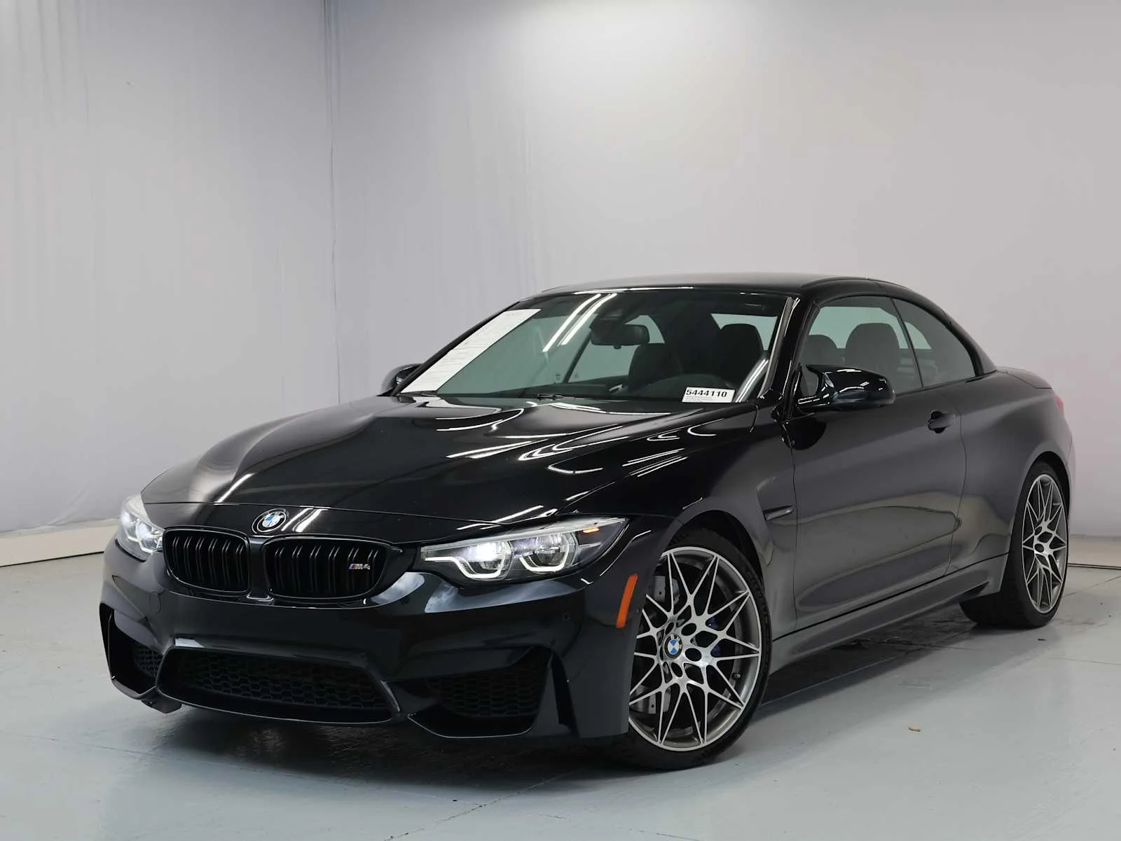 Used 2018 Black Sapphire Metallic BMW  image 5