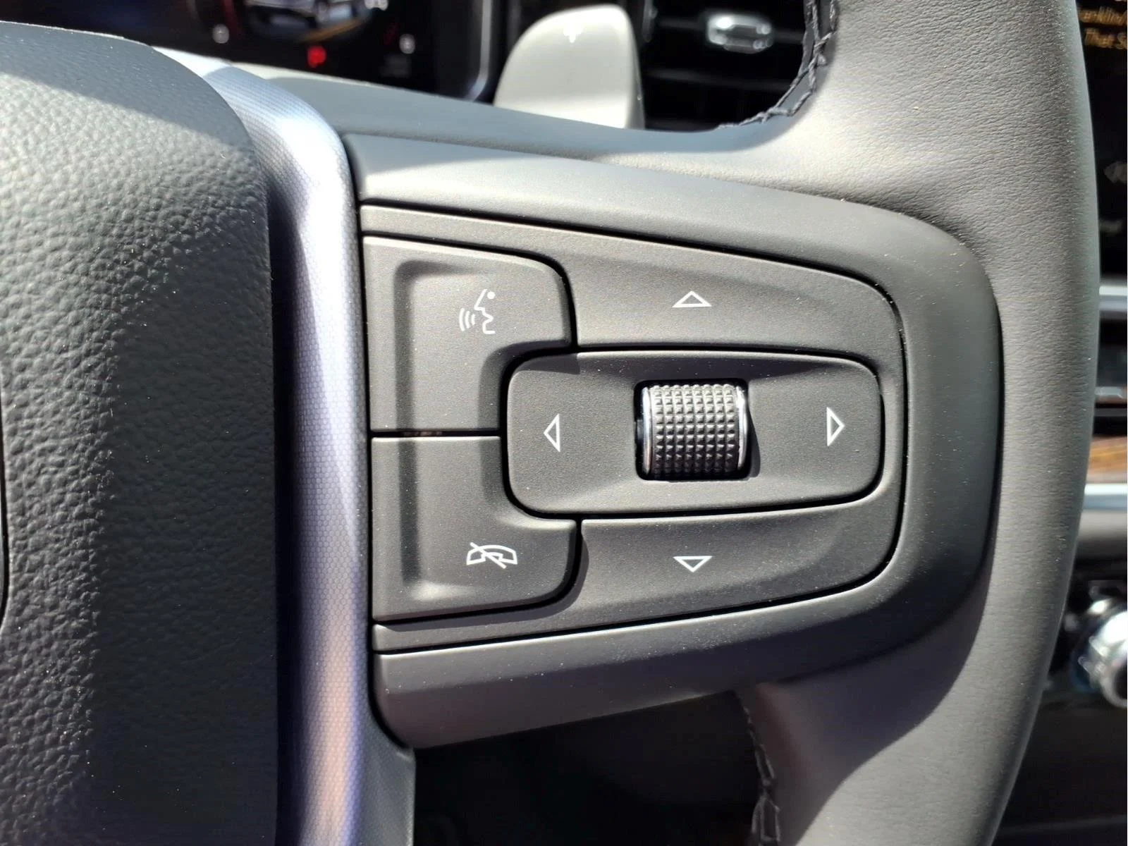 New 2026 Sterling Metallic GMC Elevation image 19
