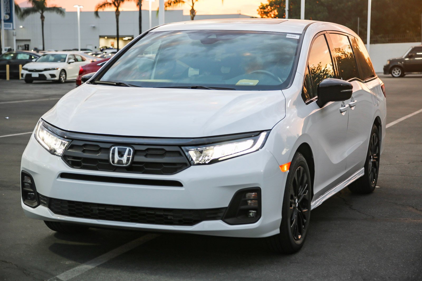 New 2026 Platinum White Pearl Honda Sport-L Auto image 3