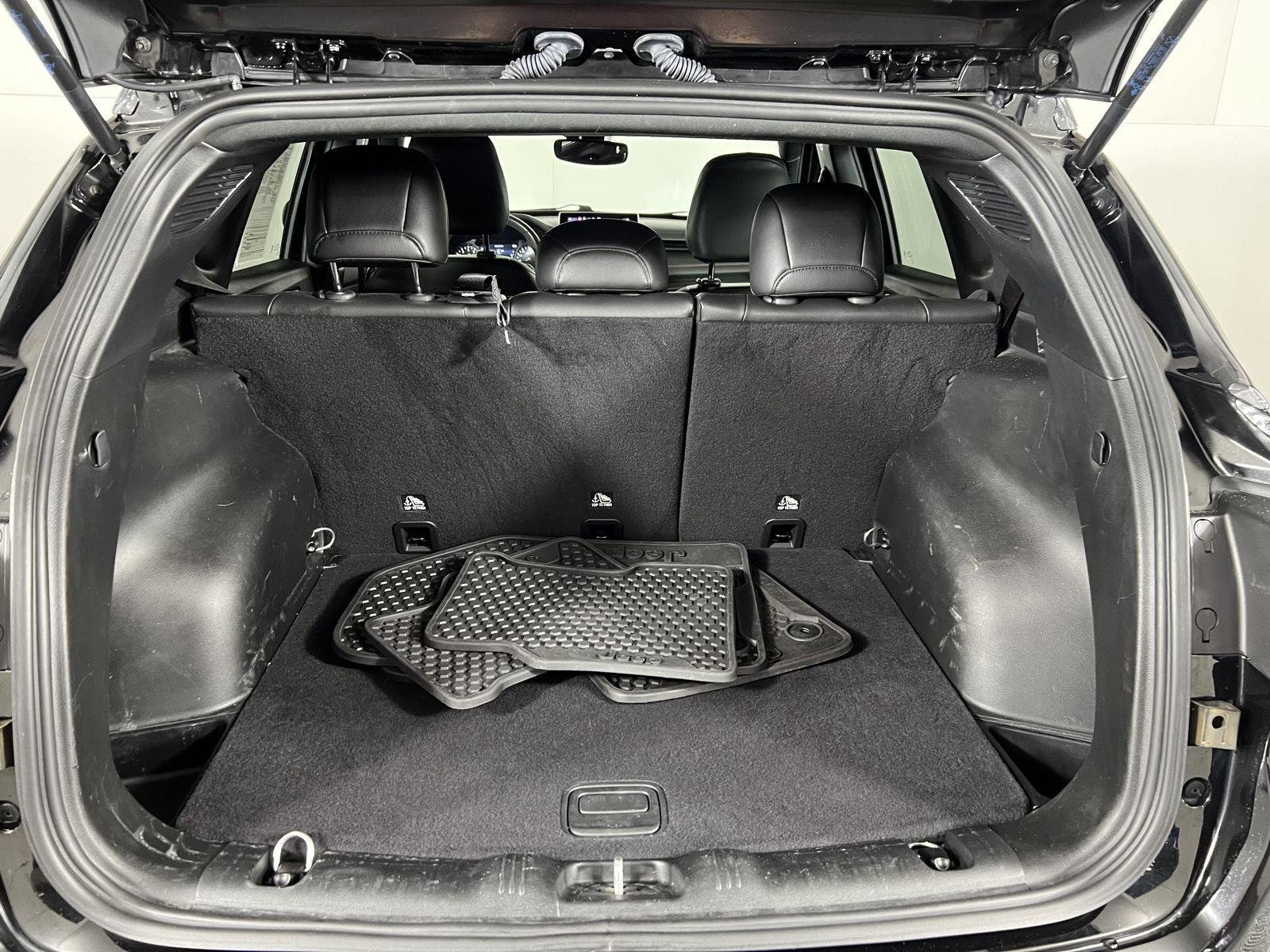 Used 2023 Diamond Black Crystal Pearlcoat Jeep Trailhawk image 24