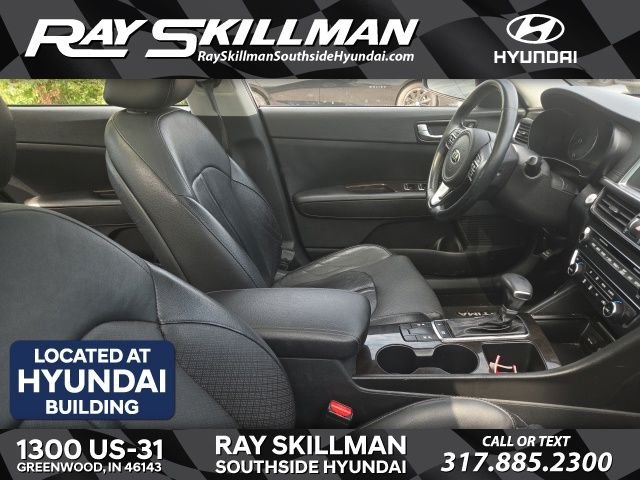 Used 2016 Black Kia EX image 4