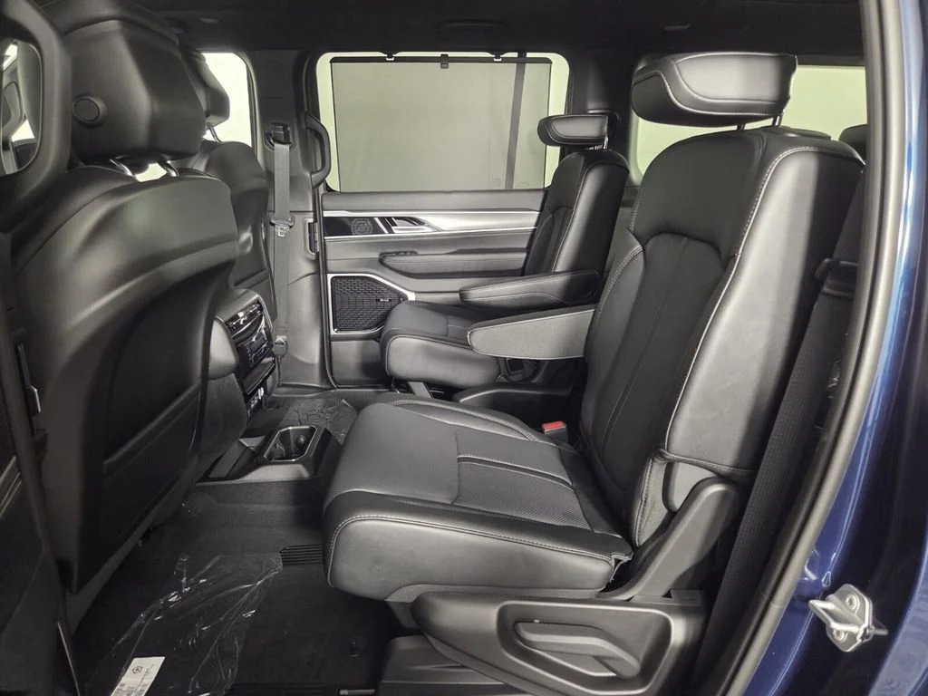 New 2026 Fathom Blue Pearl-Coat Exterior Paint Jeep Limited Reserve image 18