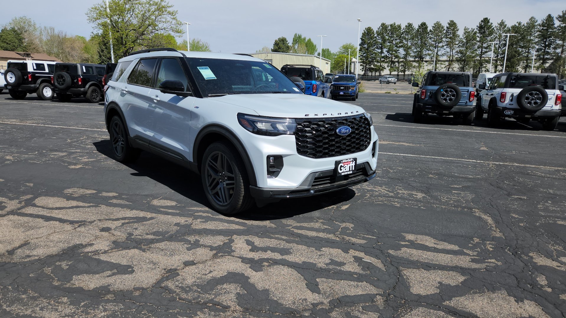 2026 Ford Explorer ST-Line - Photo 19
