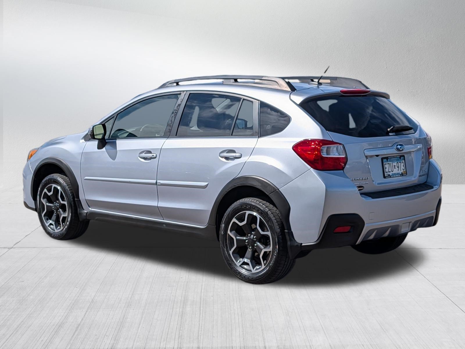Used 2015 Ice Silver Metallic Subaru Limited image 3
