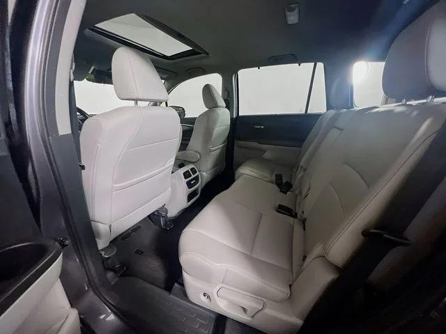 Used 2019  Honda EX-L image 23