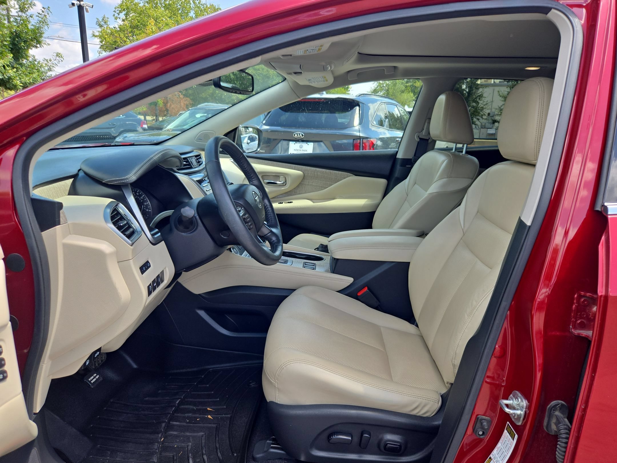 Used 2022 Scarlet Ember Tintcoat Nissan SL image 9
