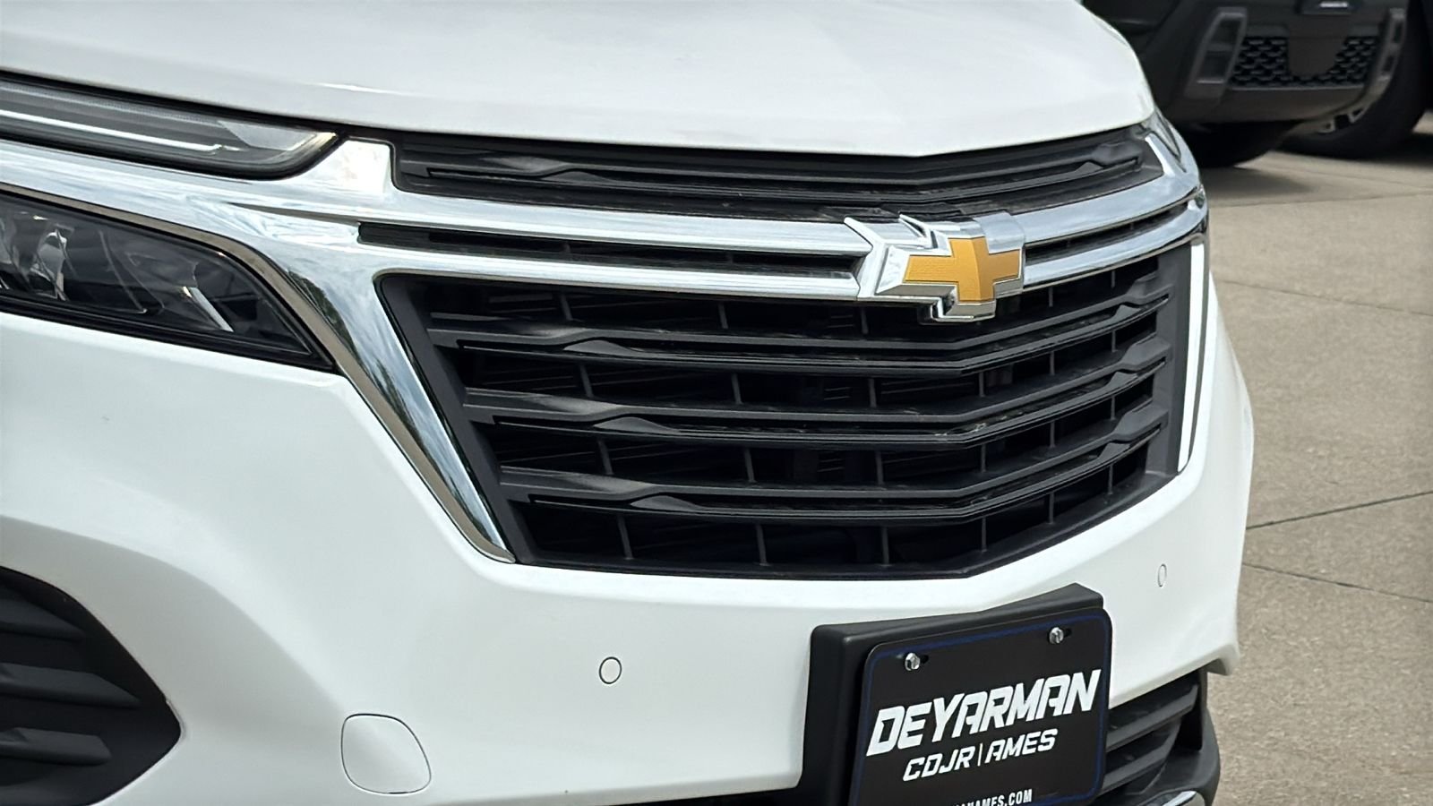 Used 2022 White Chevrolet LT image 3