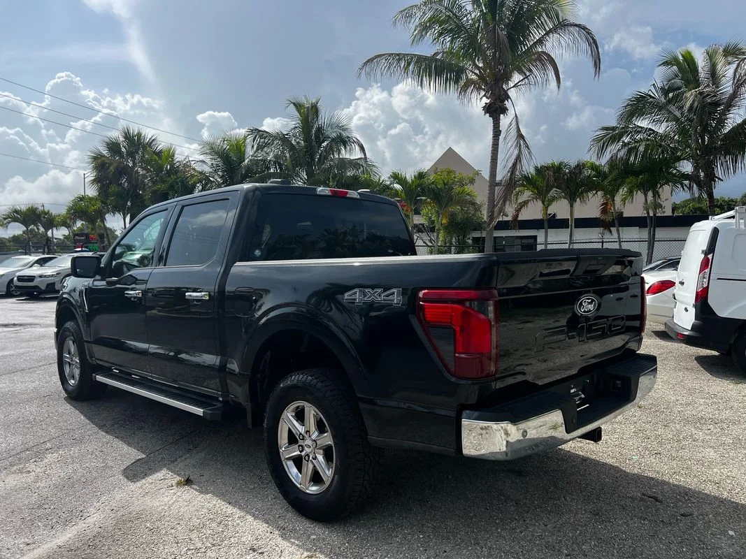 Used 2025  Ford XLT image 4