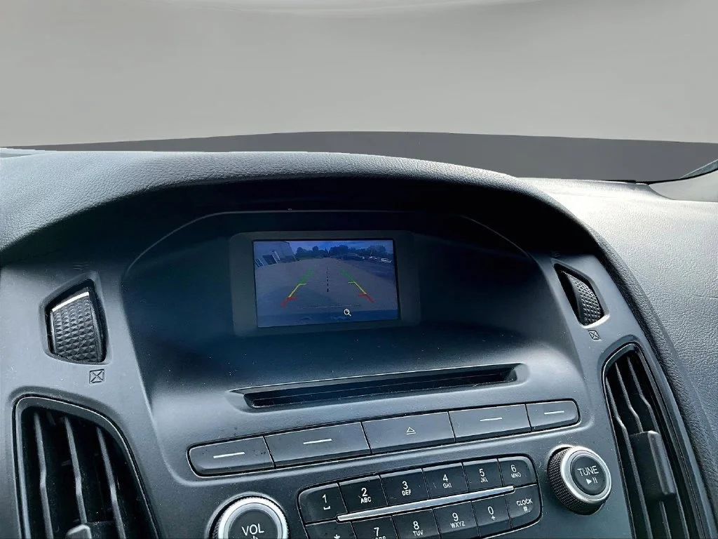 Used 2016 Black Ford SE image 17