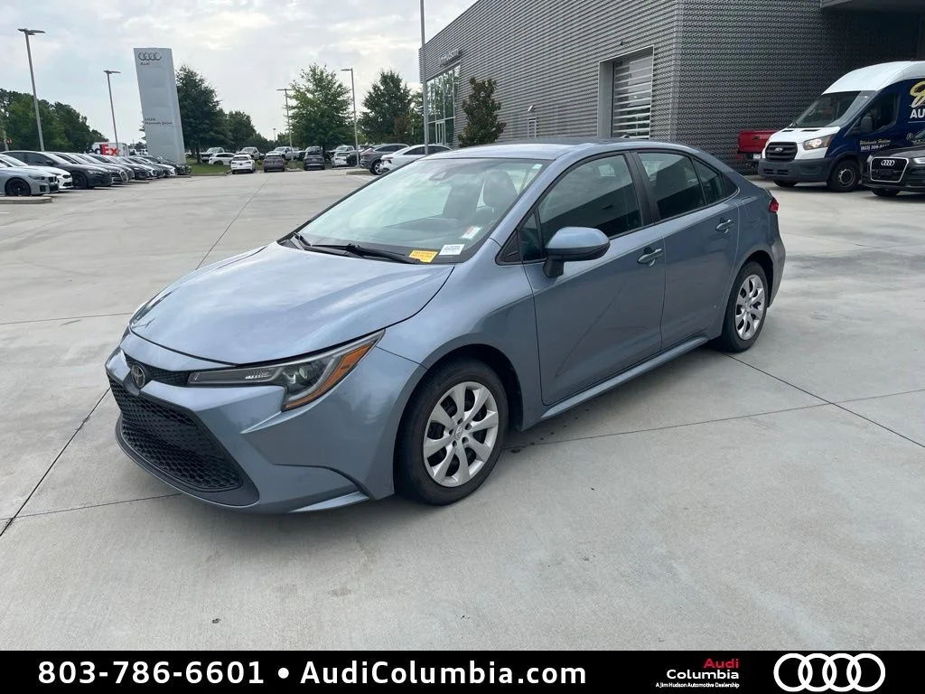 Used 2022  Toyota LE image 3