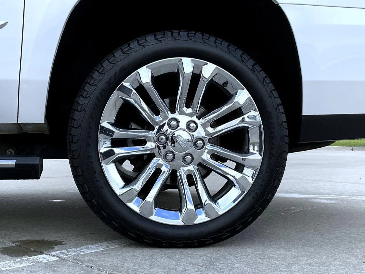 Used 2020 White Cadillac Platinum Edition image 25
