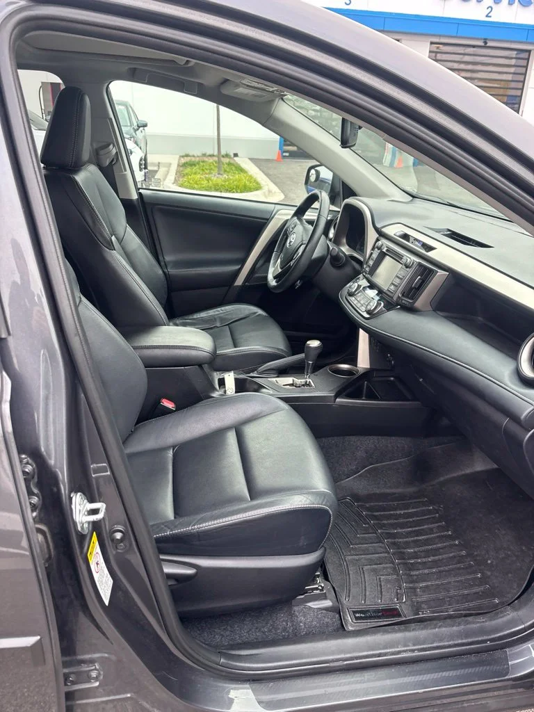 Used 2014 Magnetic Gray Metallic Toyota Limited image 9