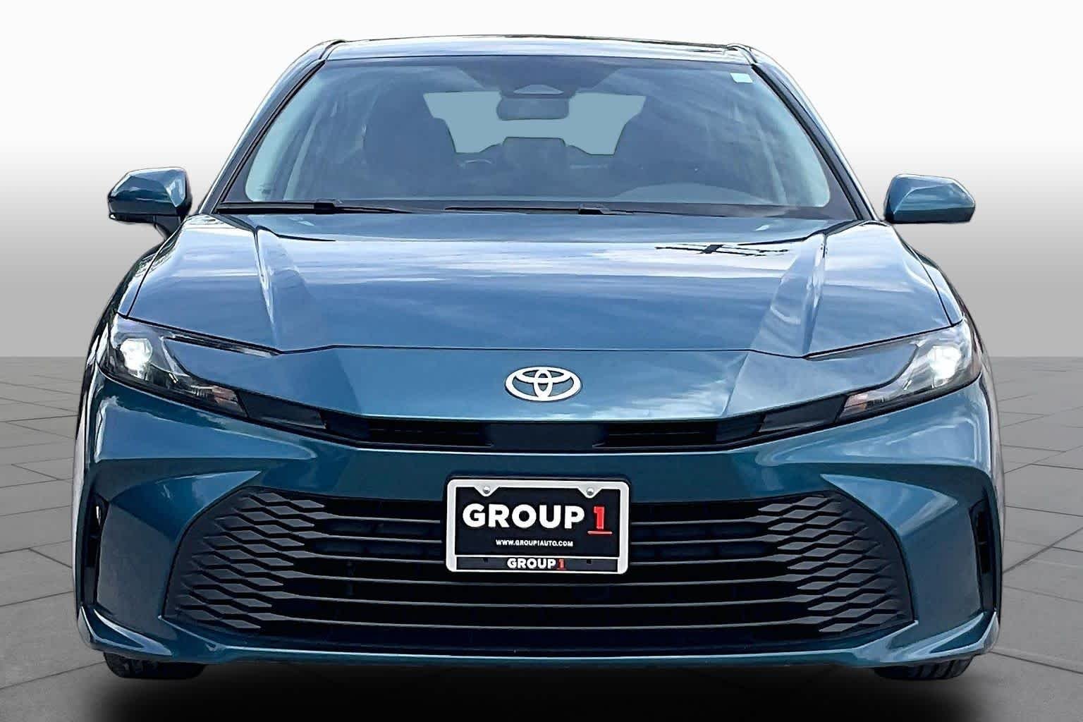 Used 2025 Ocean Gem Toyota LE image 4